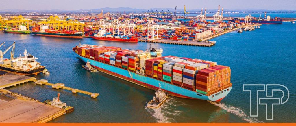 container shipping yard